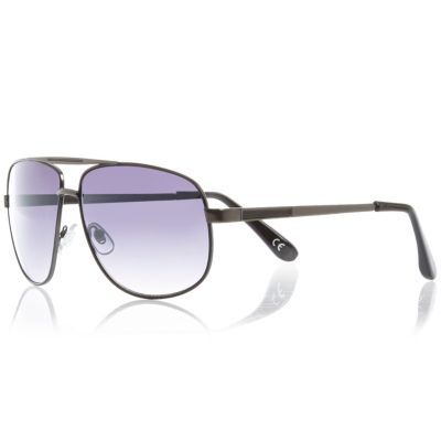 Grey pilot sunglasses